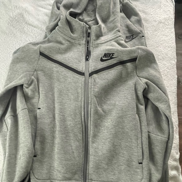 Boys Nike Tech sweatsuit - Picture 3 of 3